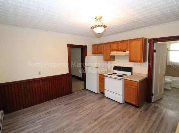 30 Lafayette St, Rochester, NH 03867