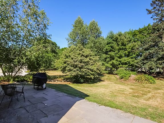 395 Boston Post Road