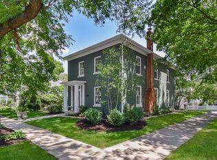227 S 5th St, Geneva, IL 60134