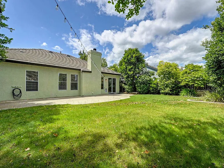 1690 Gill Dr — Photo 39