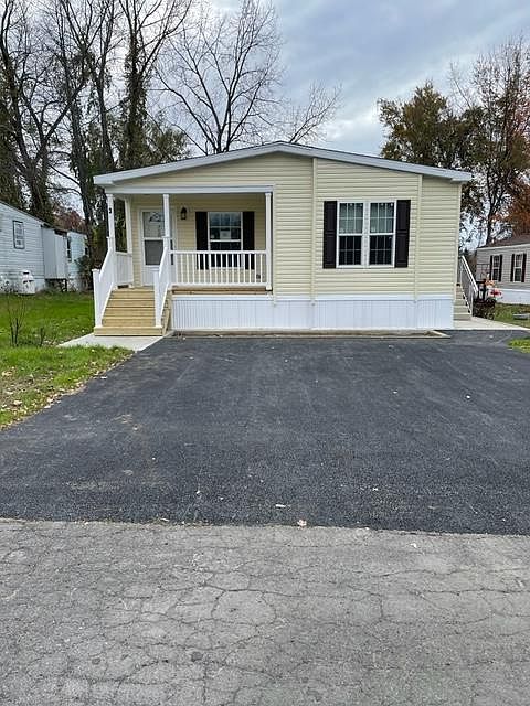 1st image of 3 Fern Ln