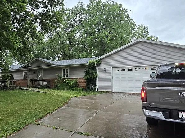 4284 Shorewood Dr, Rockford, IL 61101