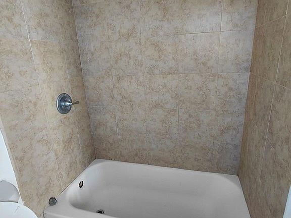 2nd image of 521 1/2 N 9th St #2