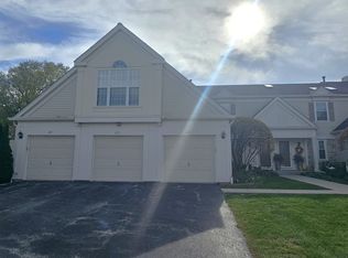 475 Bridle Trl, Wheeling, IL 60090