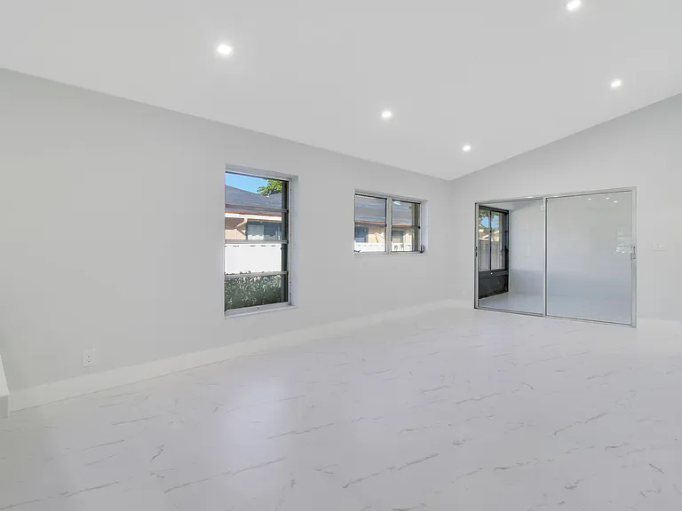 8055 Sweetbriar Way — Photo 8
