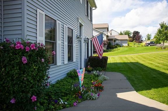 2nd image of 50 Rose Ln