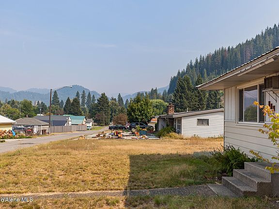 2nd image of 115 E Fir Ave