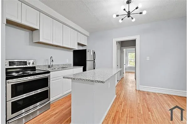 Building Photo - 1712 Fremont Ave N #2