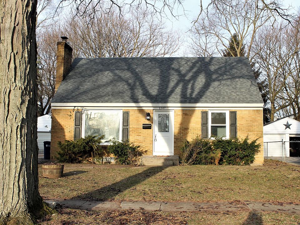 1st image of 1347 Herrick Ave NE