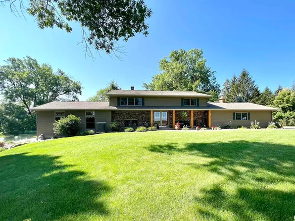 3790 153rd St, Blue Grass, IA 52726