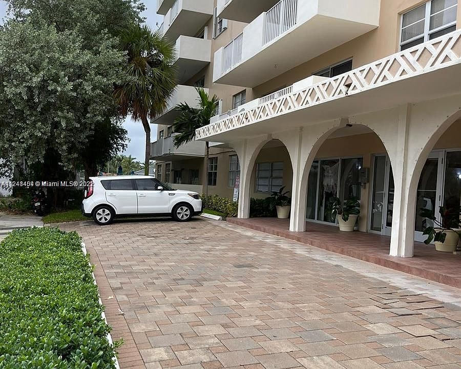 1st image of 1455 N Treasure Dr APT 2E