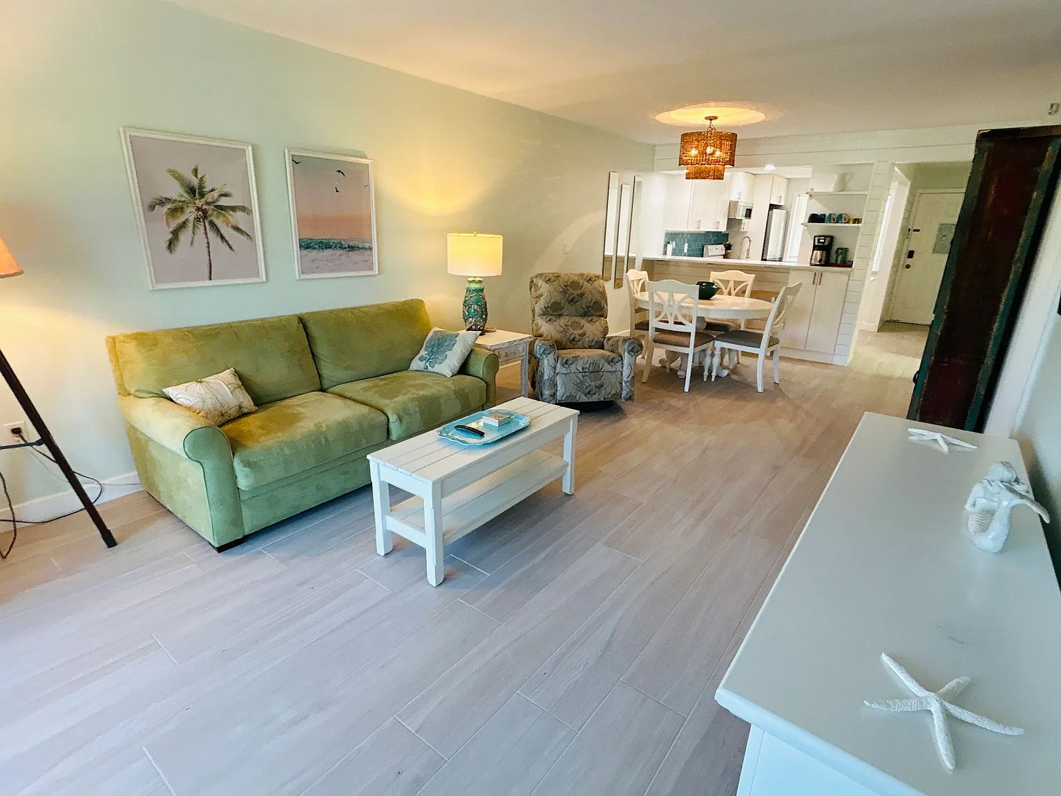 1318 S Miramar Ave — Photo 1