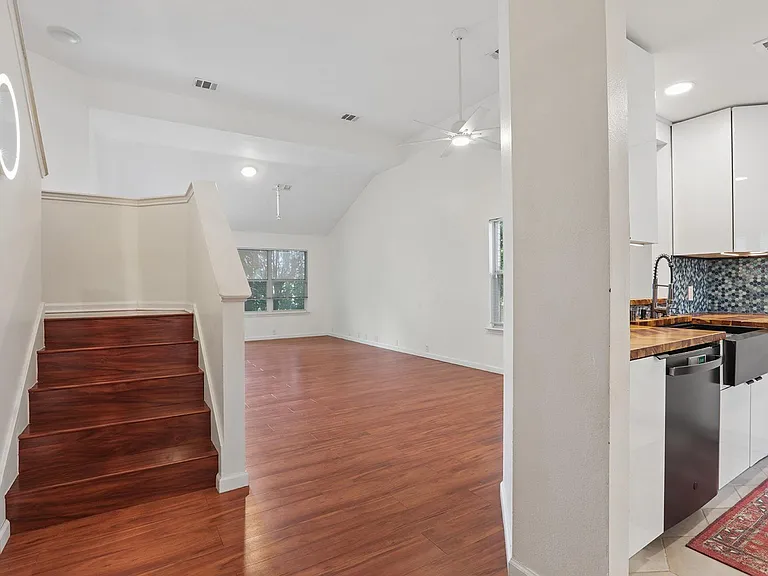 14621 Lantern Dr — Photo 6