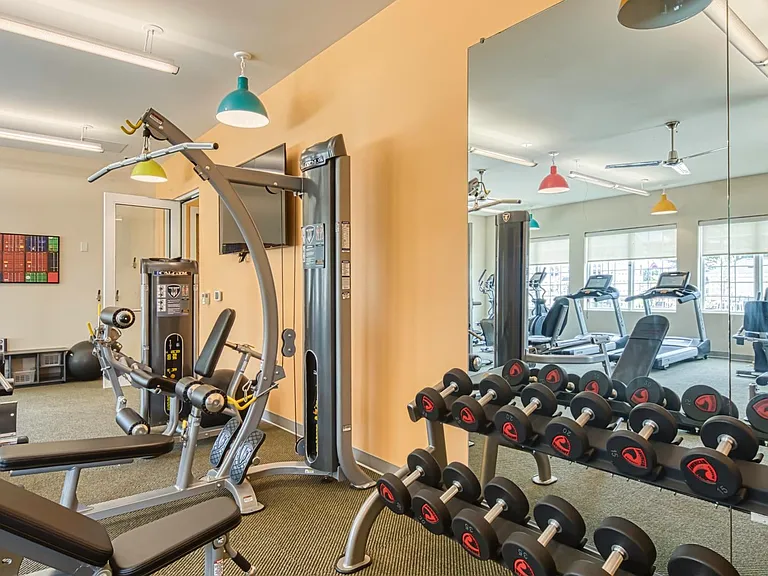 Valor Apartment Homes — Photo 30