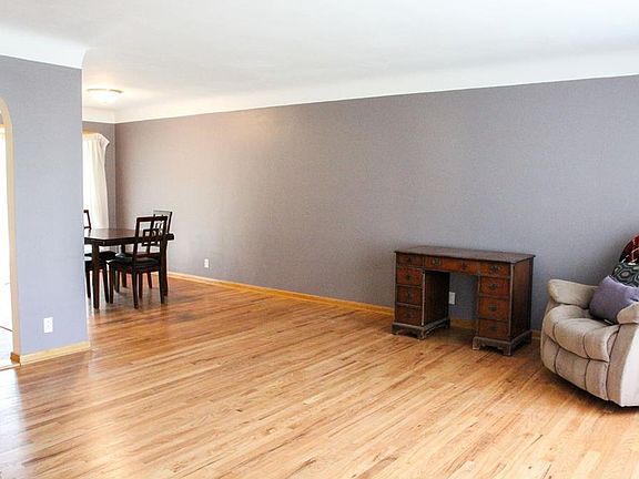 4th image of 1113 Decker Dr