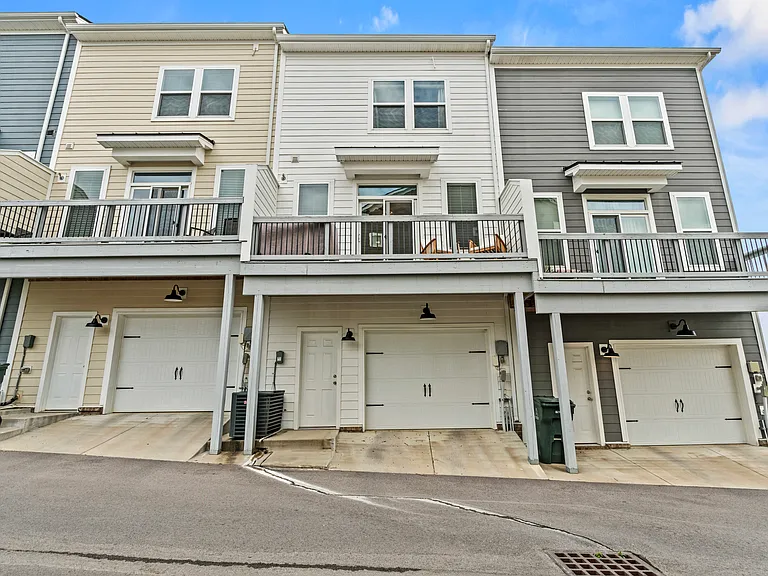 833 Westcott Ln — Photo 21