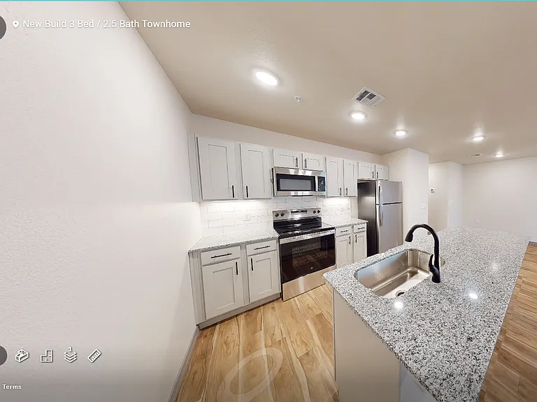 Reserve on 29th Townhomes — Photo 22