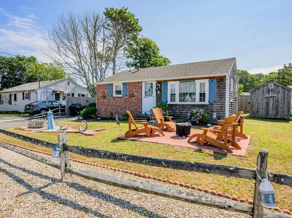 26 Wixon Road, Dennis Port, MA 02639