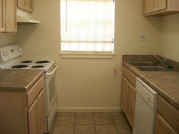 5th image of 7000 Yorktown Dr