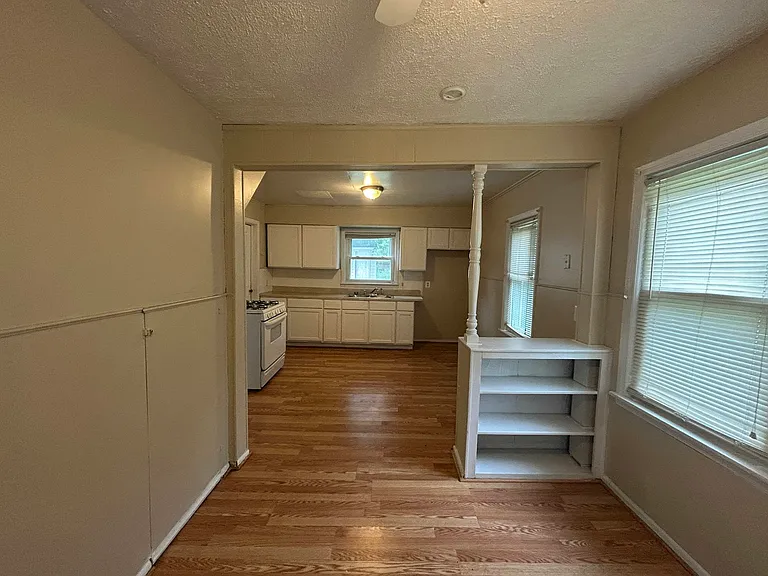 6160 McGuire St — Photo 12