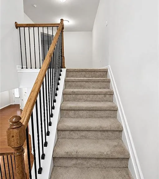 2132 Greencrest Cir — Photo 11