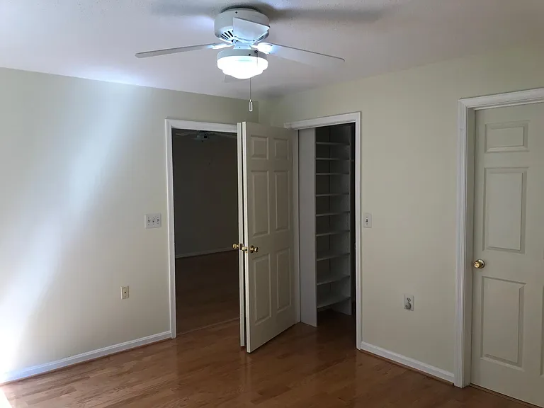 10018 Vanderbilt Cir #4 — Photo 19