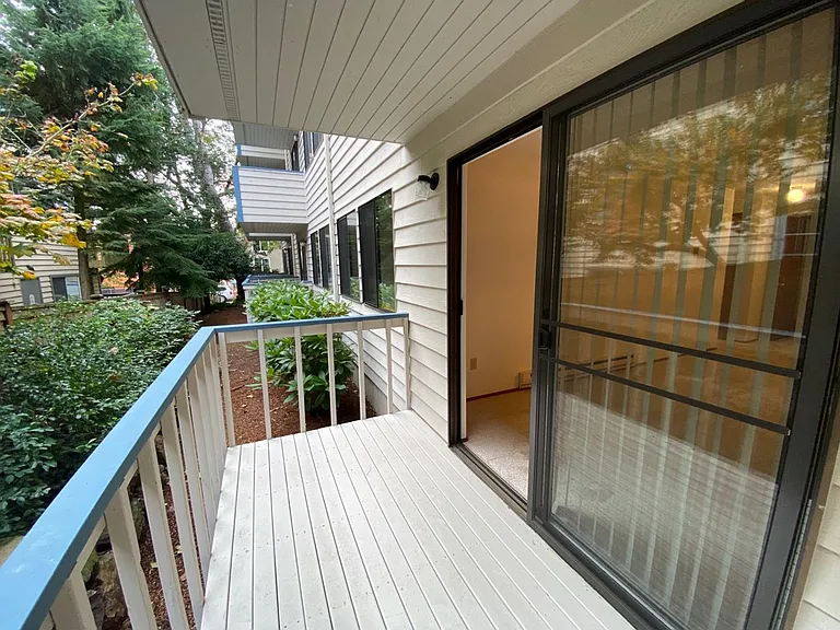 Shorecrest Apartments — Photo 7