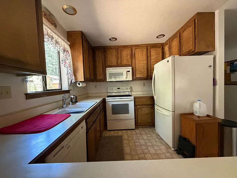 1292 Tata Ln — Photo 6