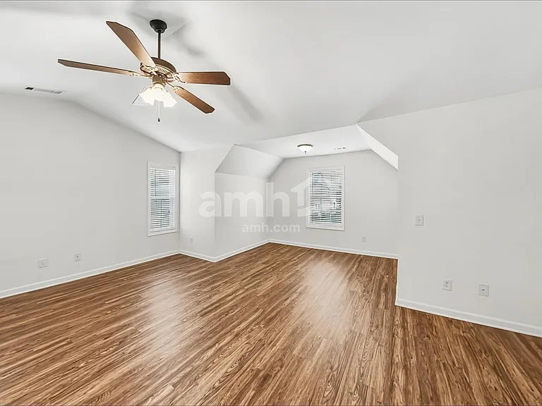 131 Village Dr — Photo 10