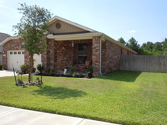Stablewood Farms Estates - enjoy the covered entry and front porch