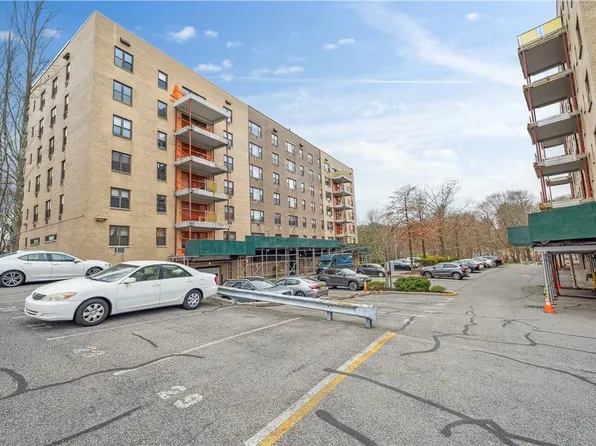 35 Stewart Place #605, Mount Kisco, NY 10549