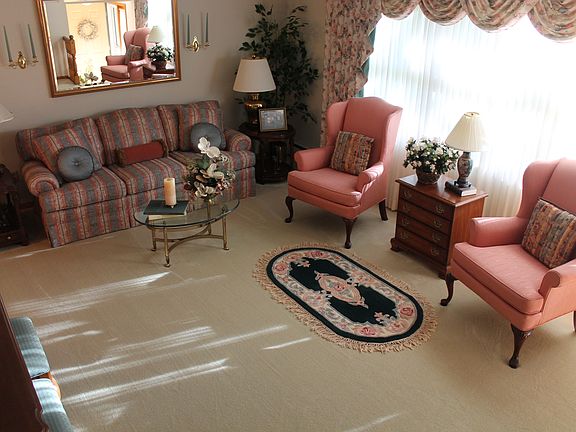 3rd image of 49 Rosewood Dr