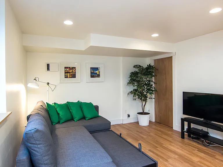 2628 NE Ainsworth St #B — Photo 3