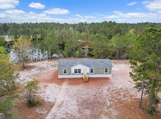 143 Lisa Ln, Hortense, GA 31543