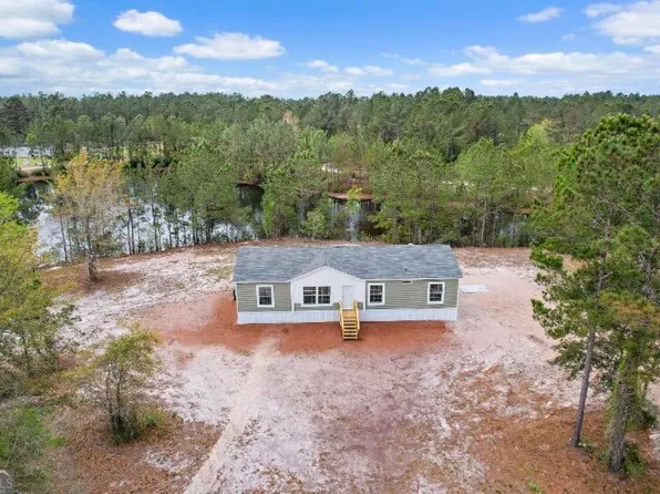 143 Lisa Ln, Hortense, GA 31543