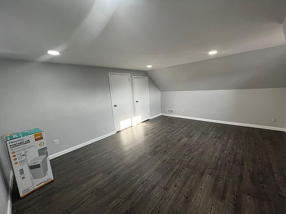 2nd image of 6 Ida Ave Floor 1