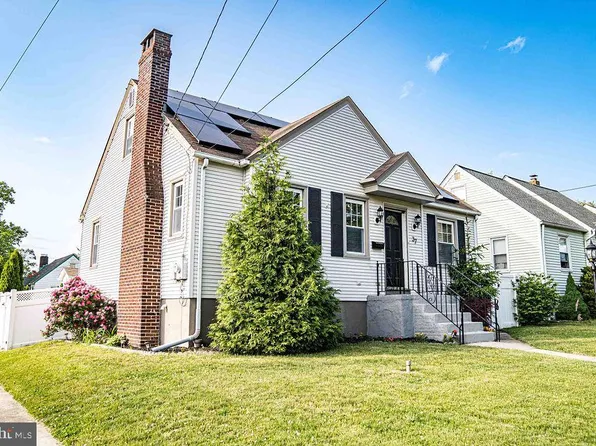 37 4th Ave, Mount Ephraim, NJ 08059