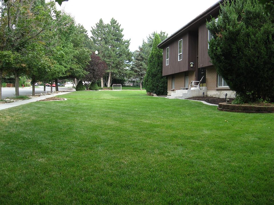 Large front yard .32 acre lot