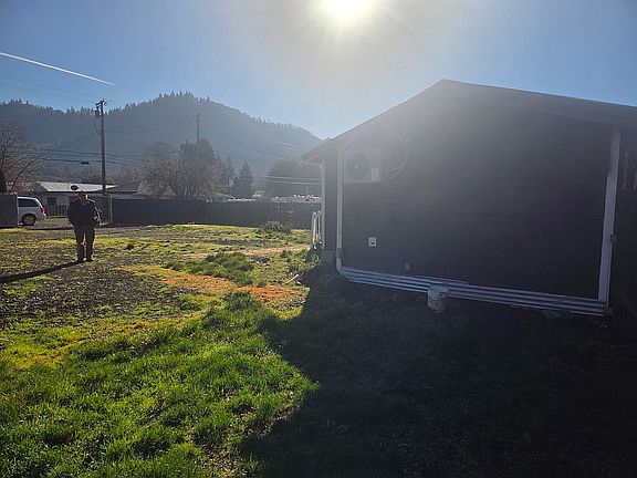 3rd image of 300 Reston Ave