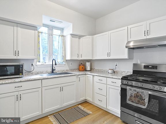 5th image of 217 E 5th St