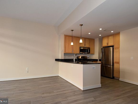 5th image of 820 N Pollard St APT 612