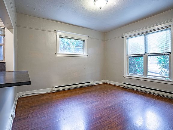 4th image of 504 E Republican St #1-401