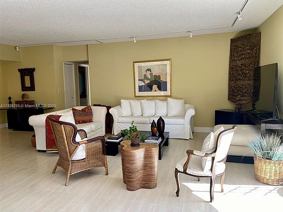 4th image of 19355 Turnberry Way APT 3H