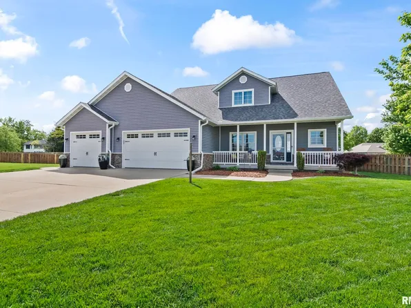 101 Kodiak Dr, Chatham, IL 62629