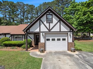 215 Jeff Davis Pl, Fayetteville, GA 30214