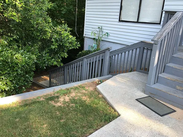 3864 Mulkey Cir SW, Marietta, GA 30008