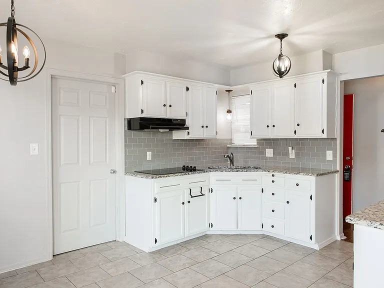 10517 N McKinley Ave — Photo 20