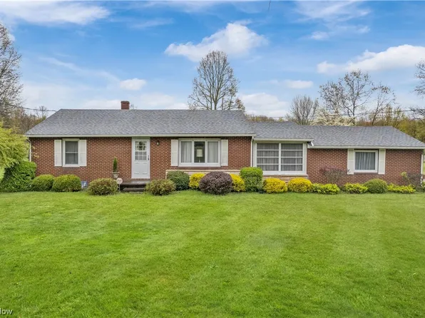 2033 Howenstine Dr SE, East Sparta, OH 44626