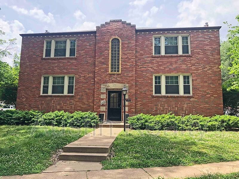 1st image of 1215 Moorlands Dr #1N