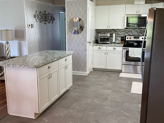 4th image of 19332 Cedar Crest Ct #6K